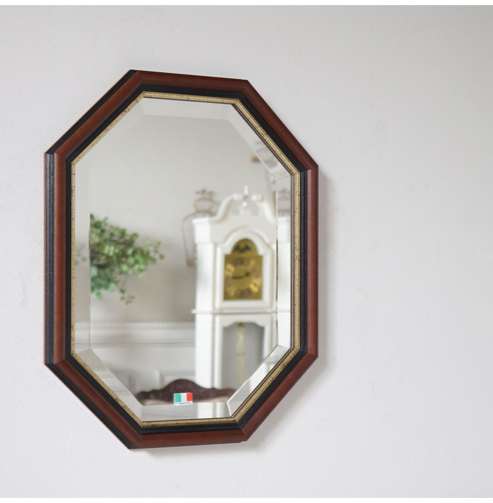 開運効果のある八角形デザインの壁掛け鏡